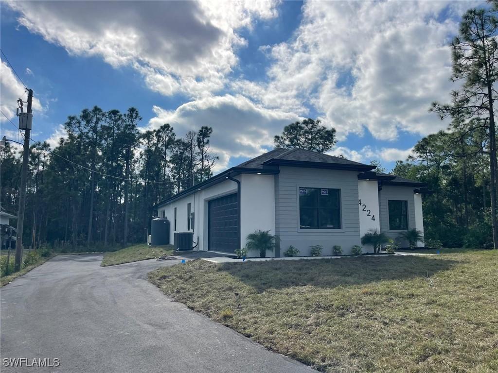 4224 33rd Ave., Naples, FL 34120