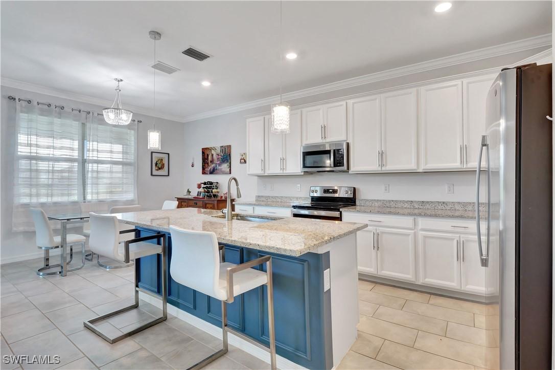 2122 Hamlin St., Naples, FL 34120