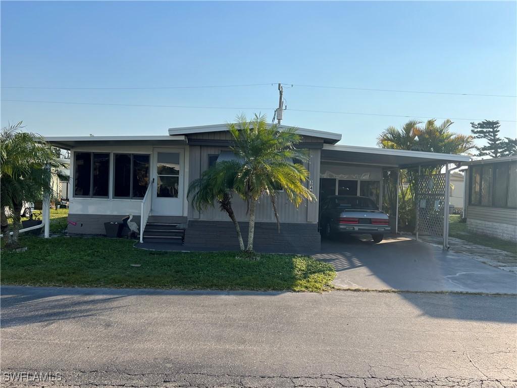 3046 Saturn Cir., North Fort Myers, FL 33903