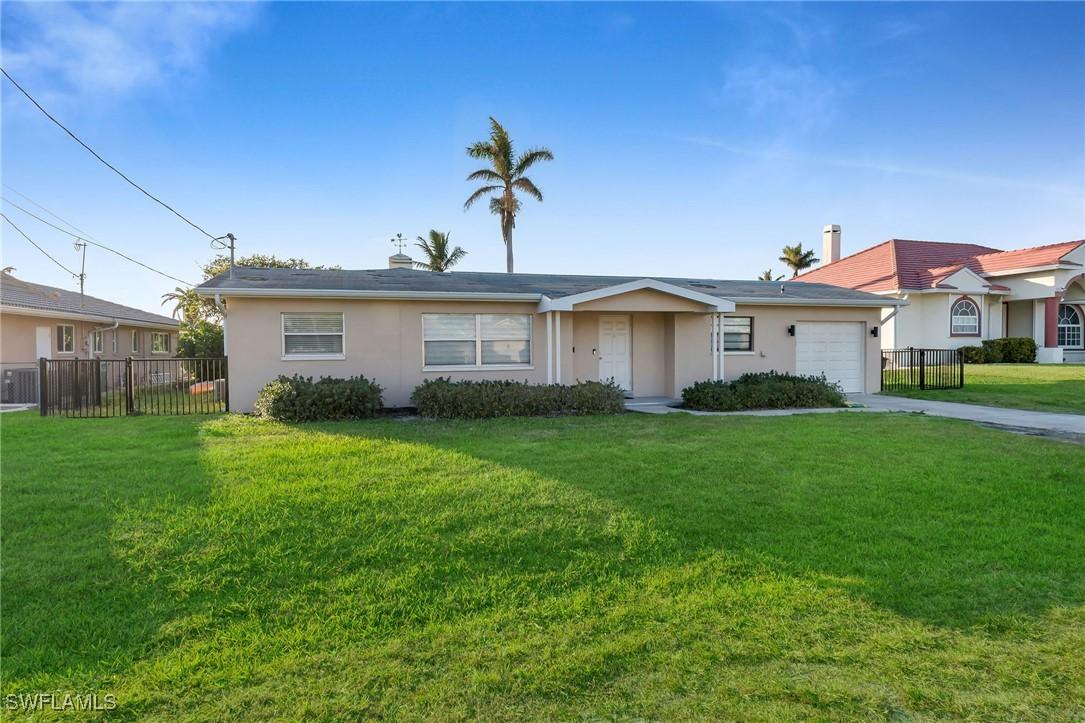 4926 Triton Ct., Cape Coral, FL 33904