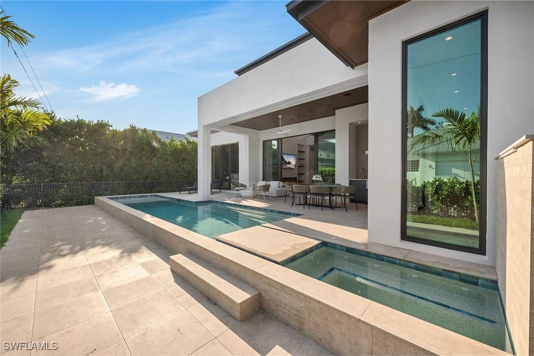 788 7th Ave., Naples, FL 34102