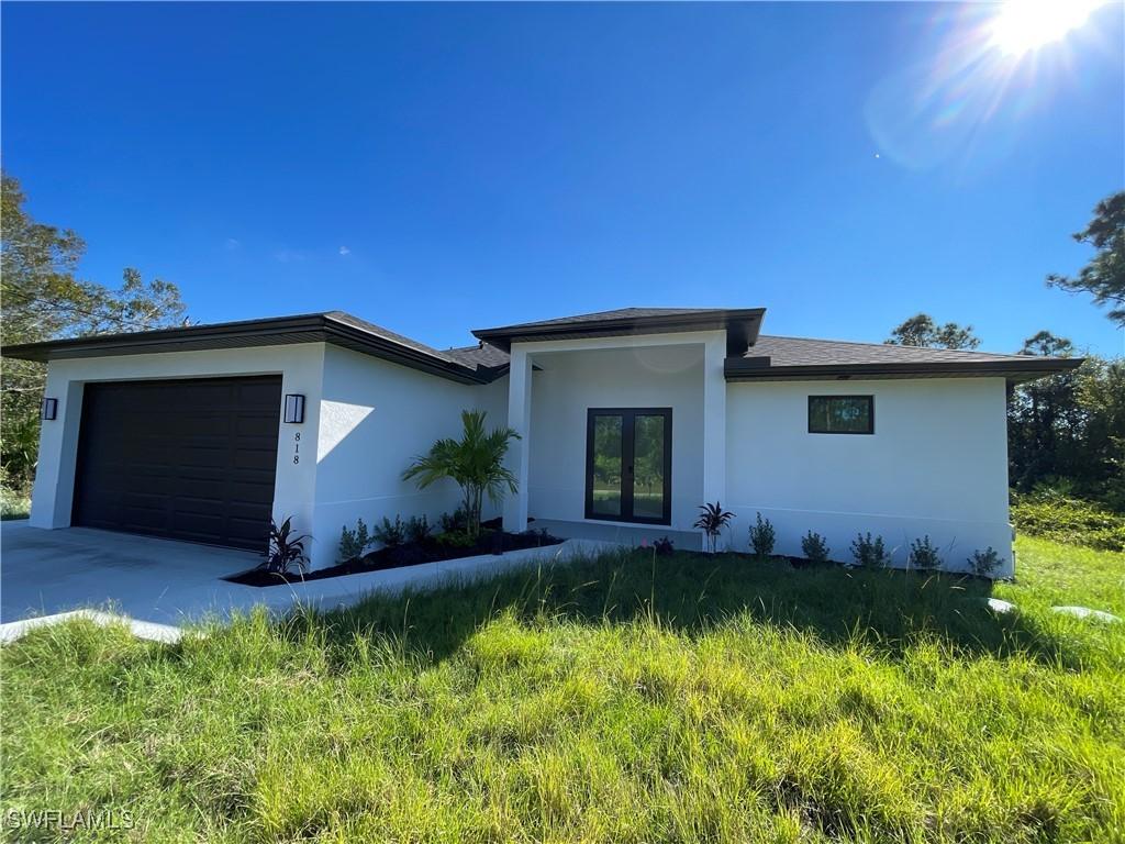 818 Chemstrand St., Lehigh Acres, FL 33974