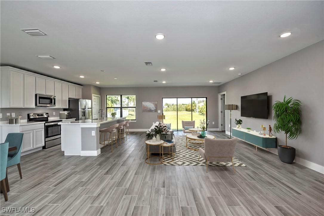 3331 NW 5th St., Cape Coral, FL 33993