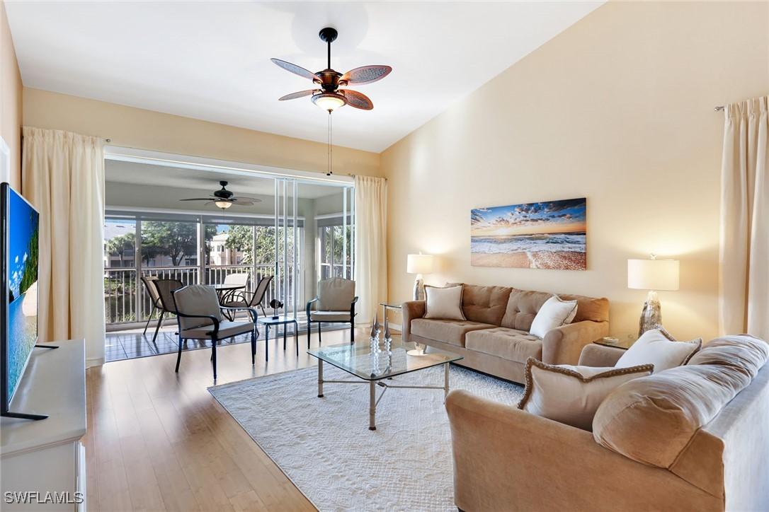 752 Wiggins Lake Dr. #202, Naples, FL 34110