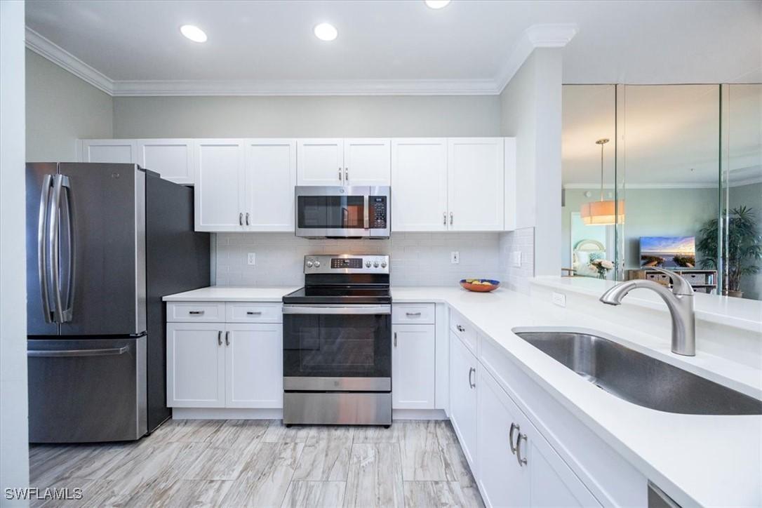 200 Vintage Cir. #D202, Naples, FL 34119