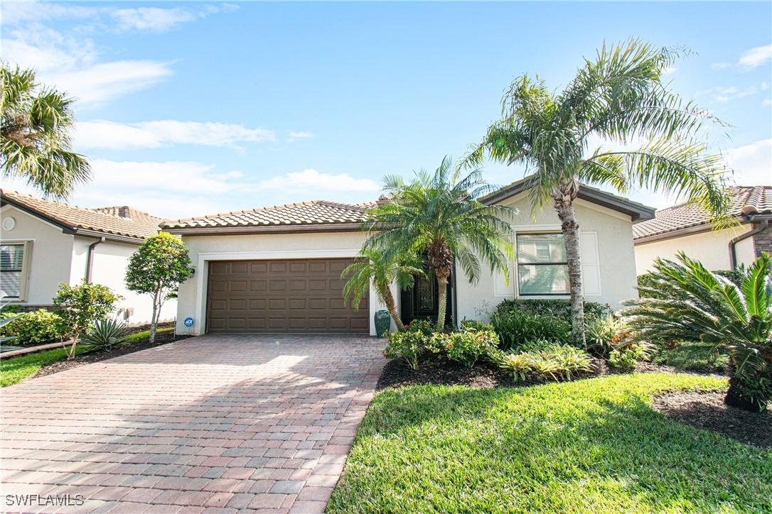 11284 Red Bluff Ln., Fort Myers, FL 33912