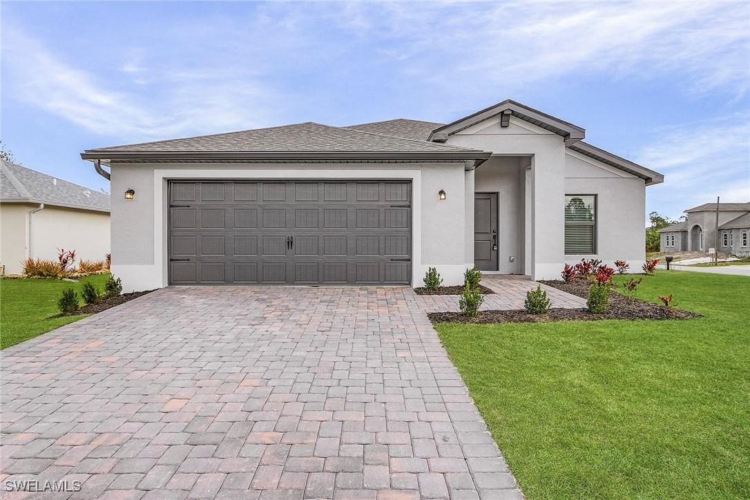827 Rue Labeau Cir., Fort Myers, FL 33913