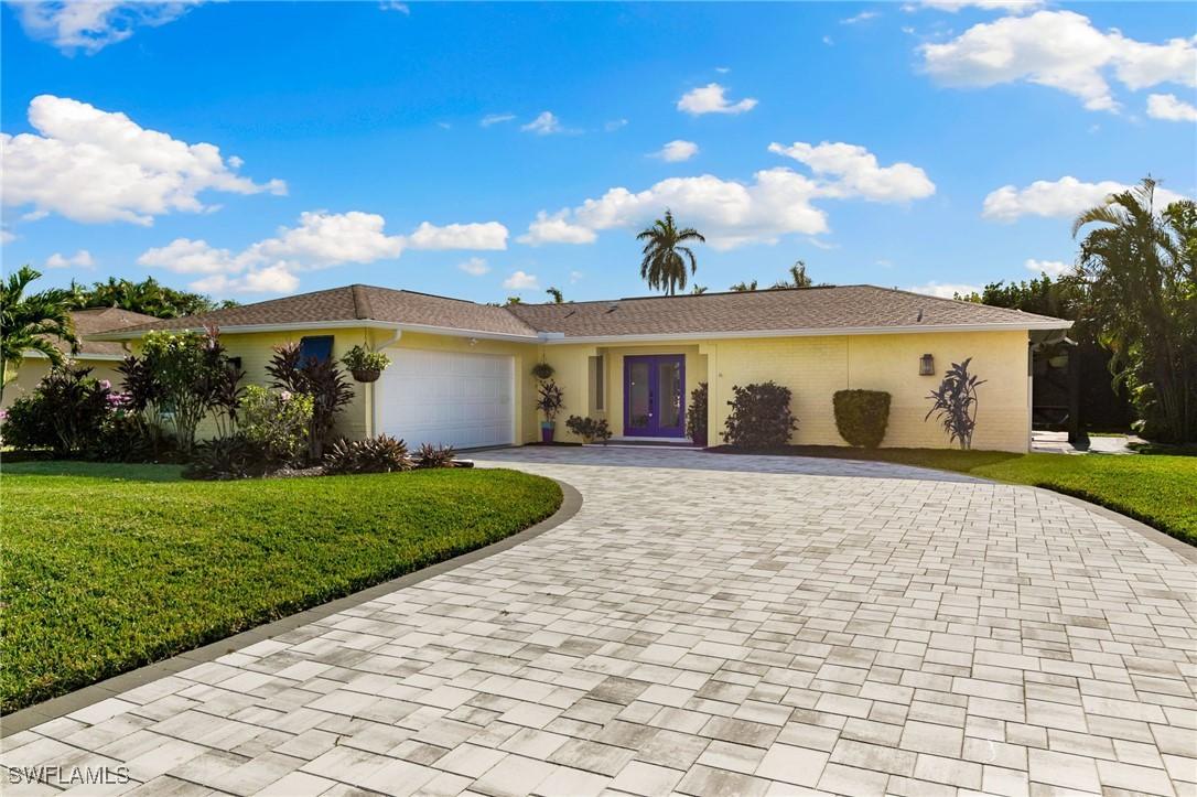 230 Pine Valley Cir., Naples, FL 34113