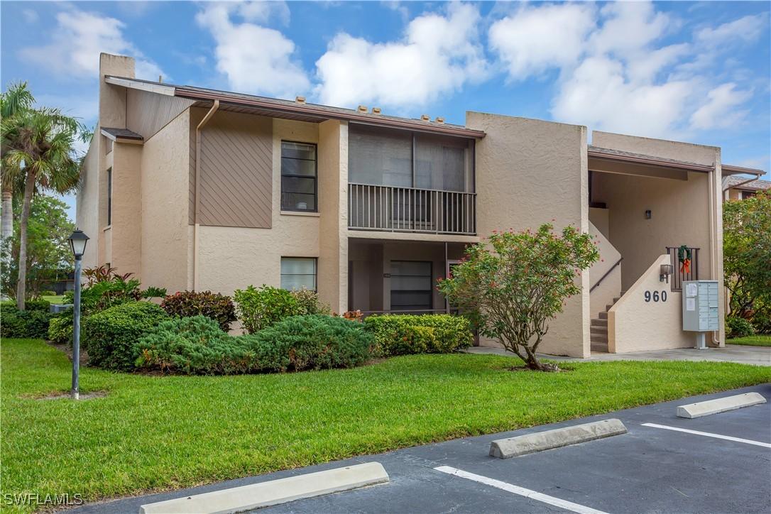 960 Palm View Dr. #208, Naples, FL 34110