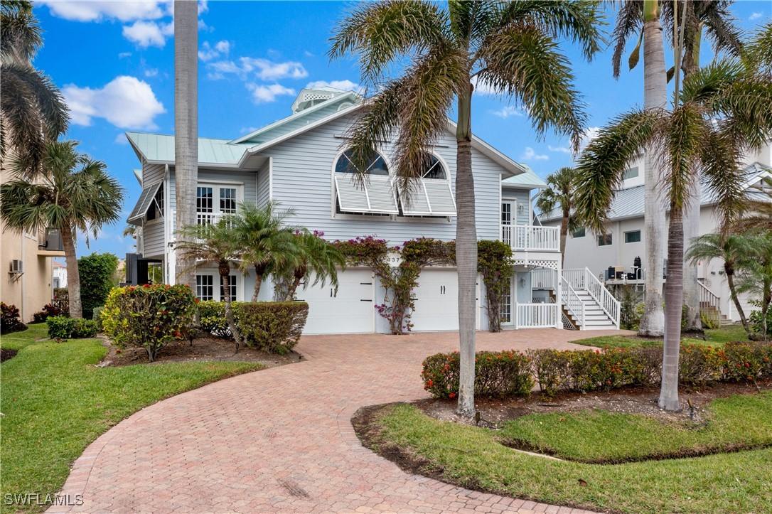 437 Trade Winds Ave., Naples, FL 34108