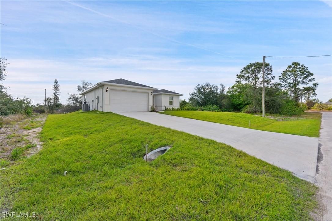 829 Casper Yost St., Lehigh Acres, FL 33974