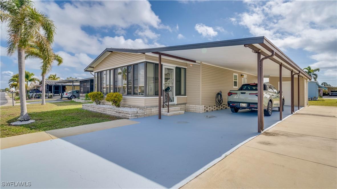 612 Sunrise Ave., North Fort Myers, FL 33903