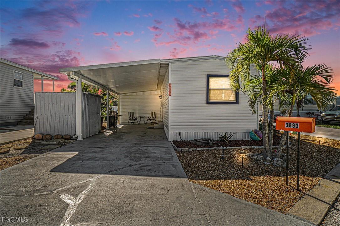 3893 Dewberry Ln., St James City, FL 33956