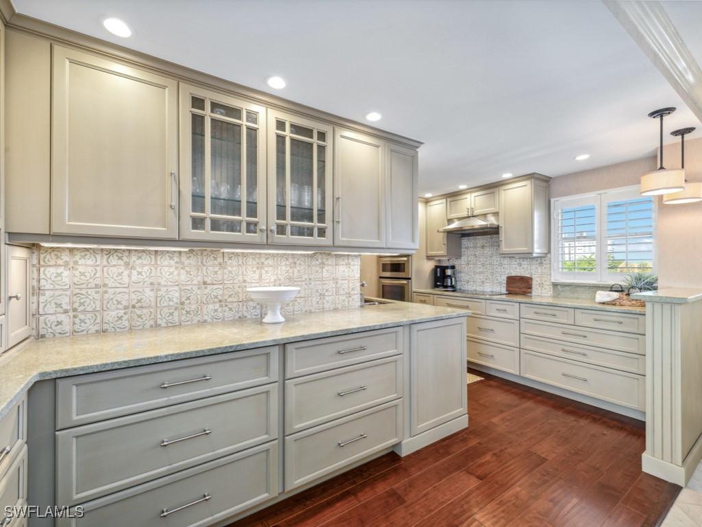 300 Park Shore Dr. #5A, Naples, FL 34103