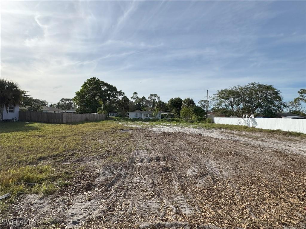 19 Illinois Rd., Lehigh Acres, FL 33936