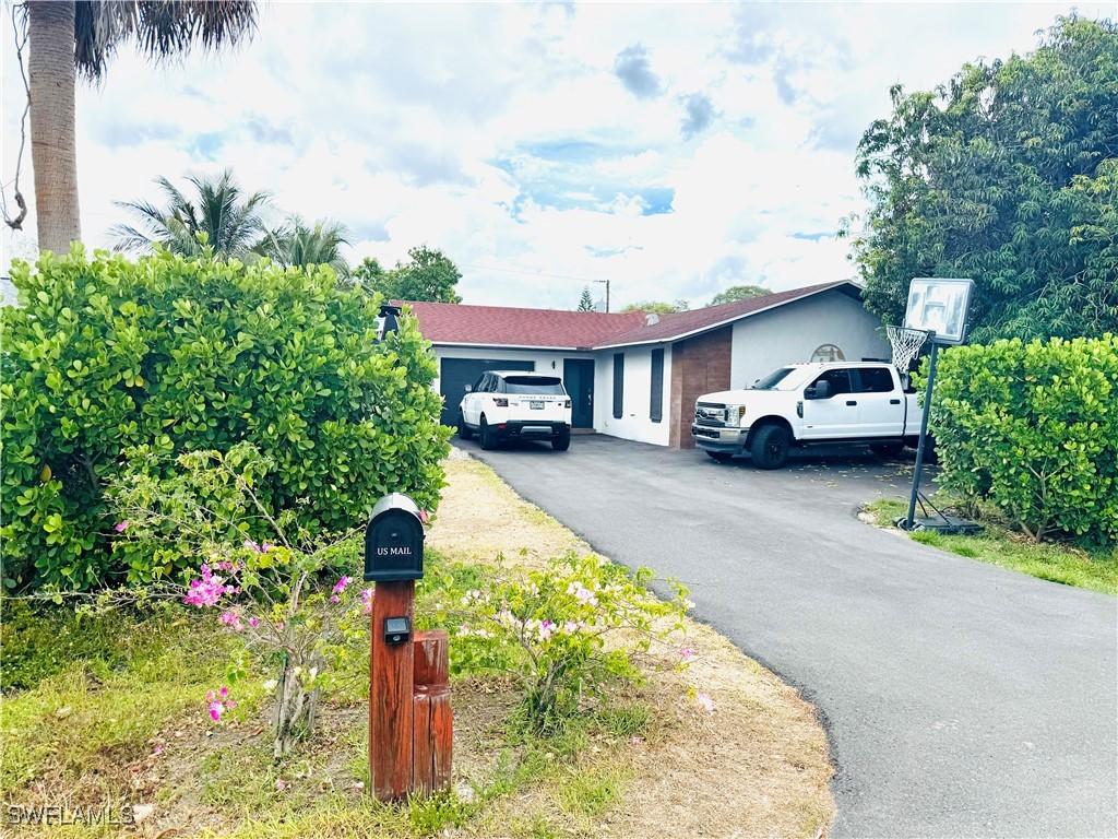 4207 Cindy Ave., Naples, FL 34112