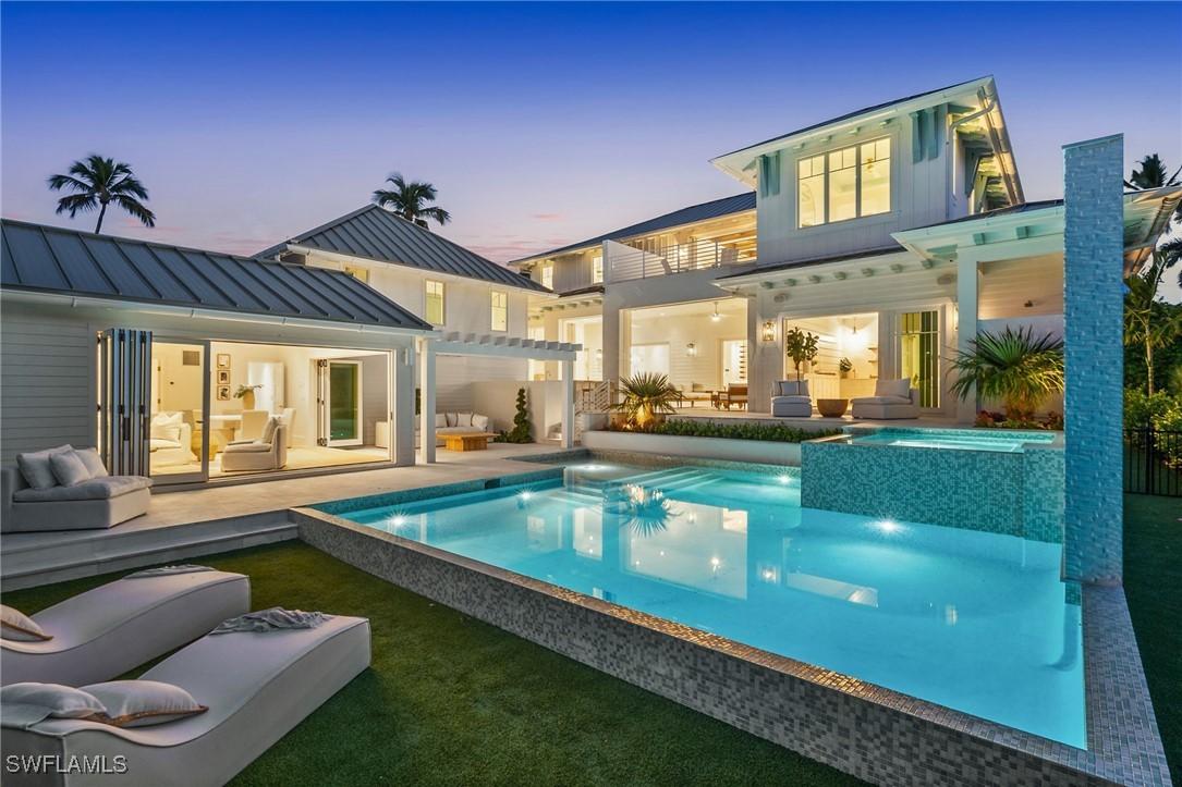 187 10th Ave., Naples, FL 34102