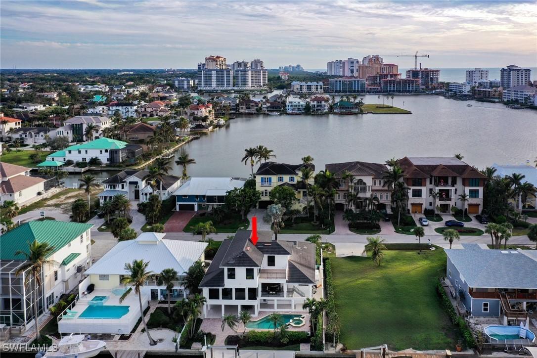 319 Lagoon Ave., Naples, FL 34108