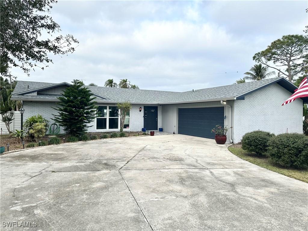 522 Sanford Dr., Fort Myers, FL 33919
