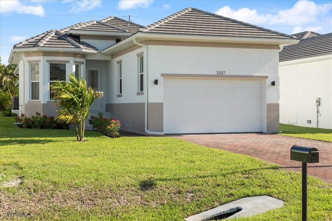 2537 Linda Dr., Naples, FL 34112
