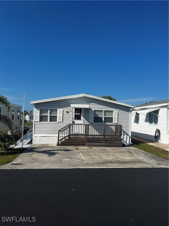 172 Vista Mar Dr., North Fort Myers, FL 33903