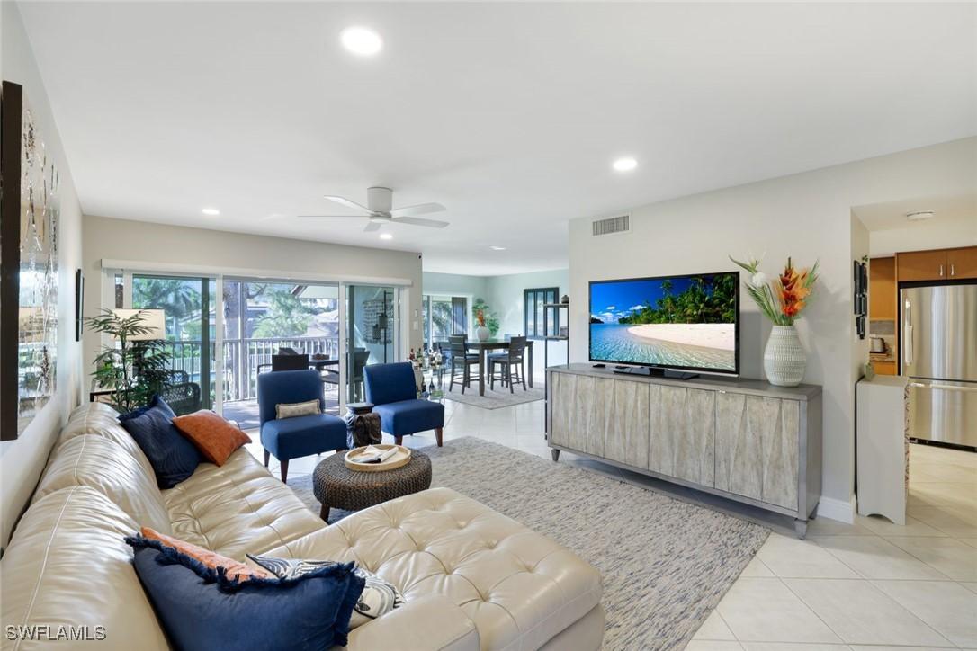 4150 Belair Ln. #206, Naples, FL 34103