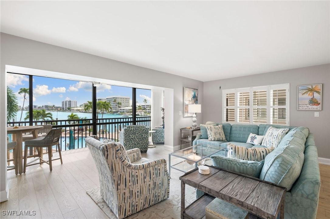 222 Harbour Dr. #207, Naples, FL 34103
