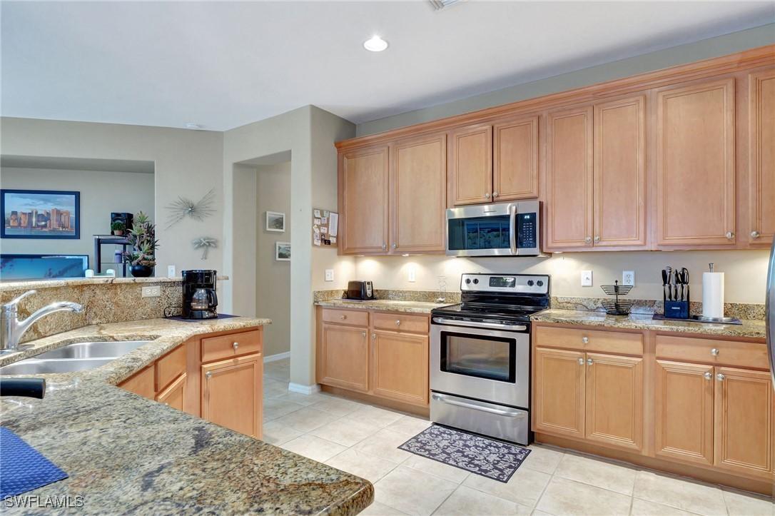 8040 Liriope Loop, Lehigh Acres, FL 33972