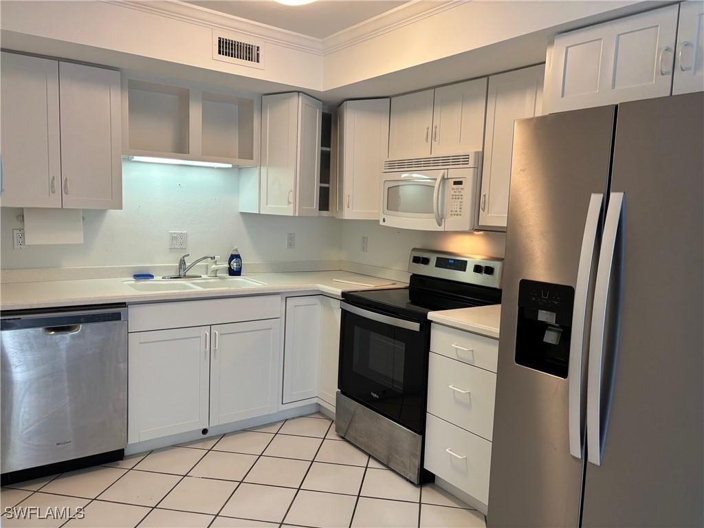 975 9th Ave. #3, Naples, FL 34102
