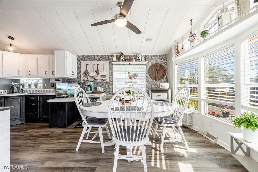 82 Gresham Ln., North Fort Myers, FL 33903