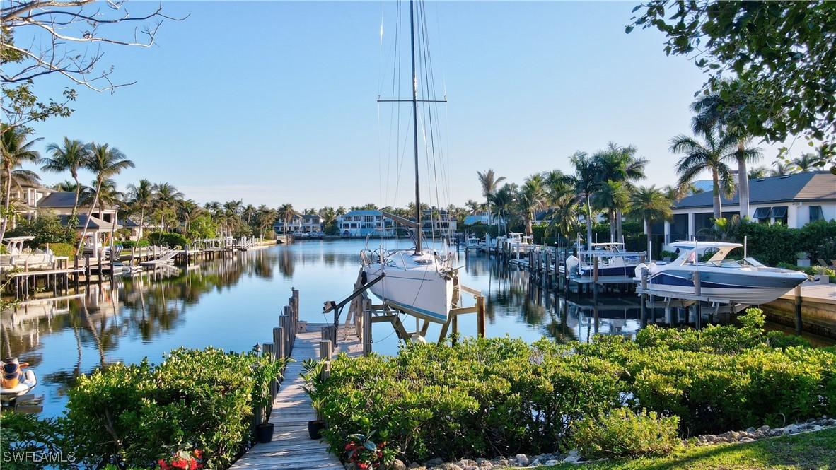 442 18th Ave., Naples, FL 34102