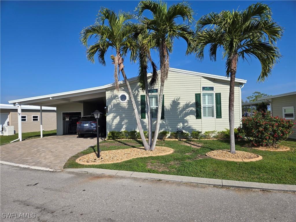 310 Crampton Ln., North Fort Myers, FL 33903