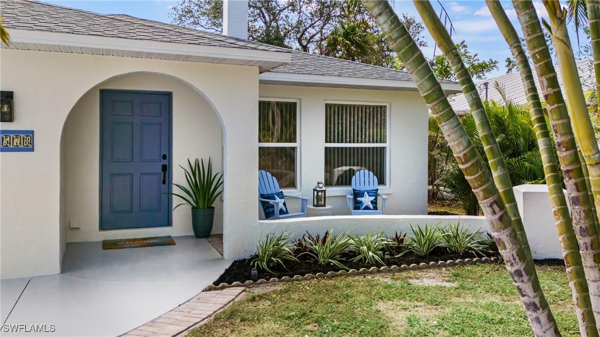 578 100th Ave., Naples, FL 34108