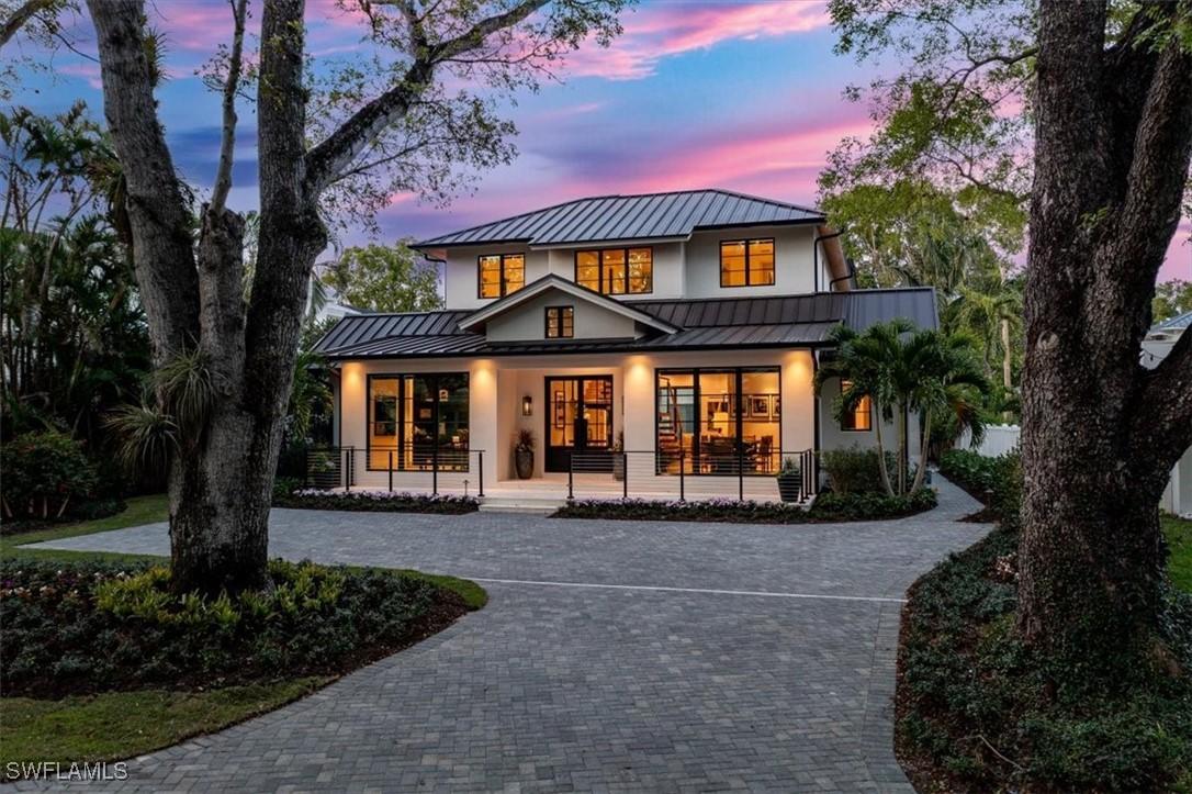 349 2nd Ave., Naples, FL 34102
