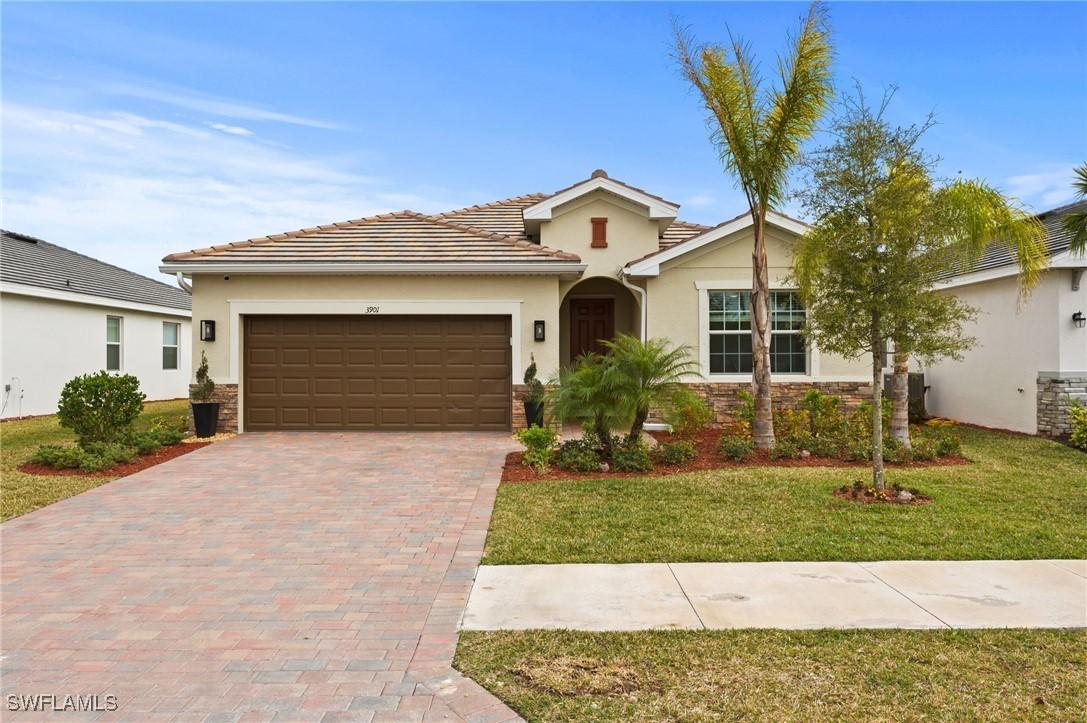 3901 E Hampton Cir., Alva, FL 33920
