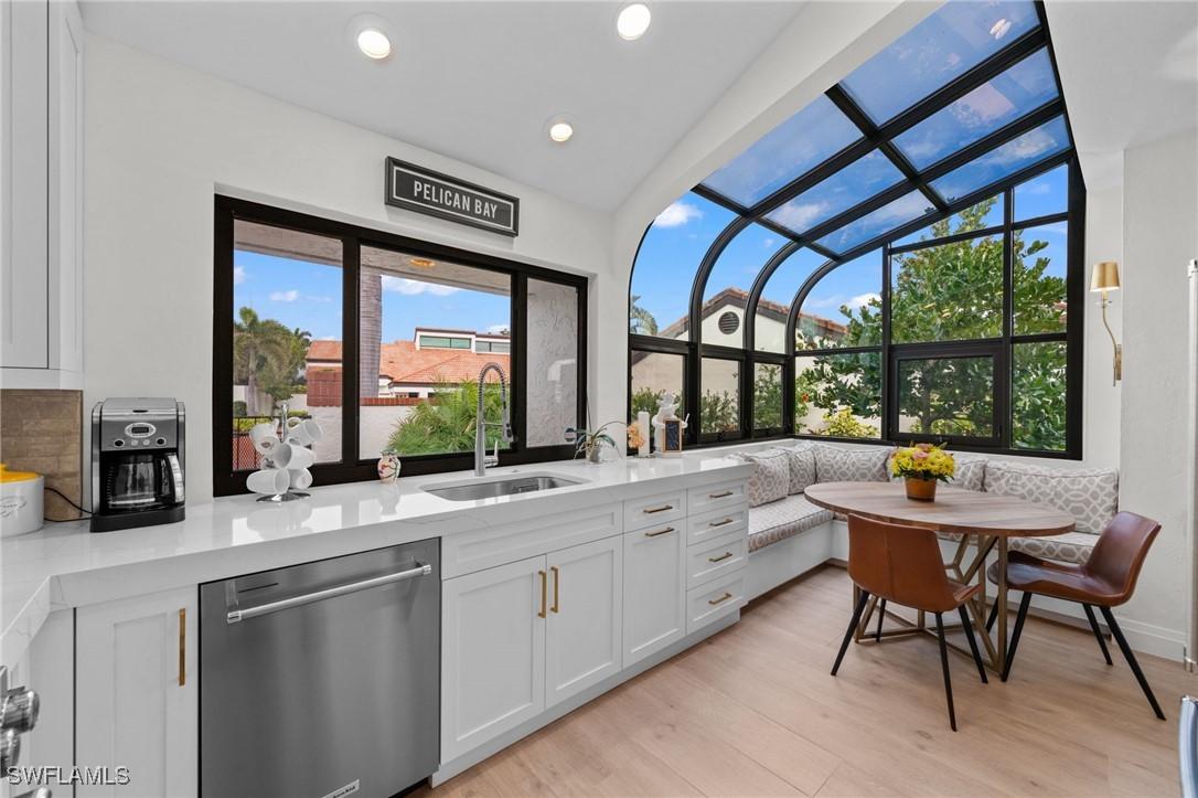 585 Bay Villas Ln. #88, Naples, FL 34108