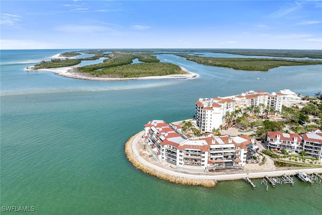 524 La Peninsula Blvd., Naples, FL 34113