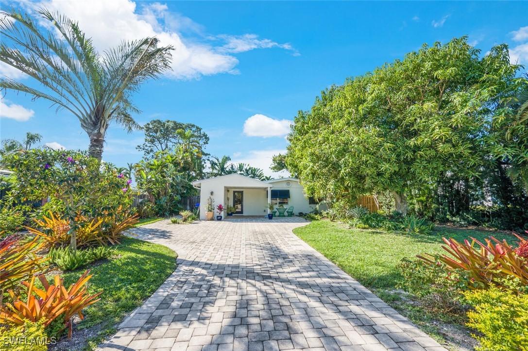1034 6th Ln., Naples, FL 34102