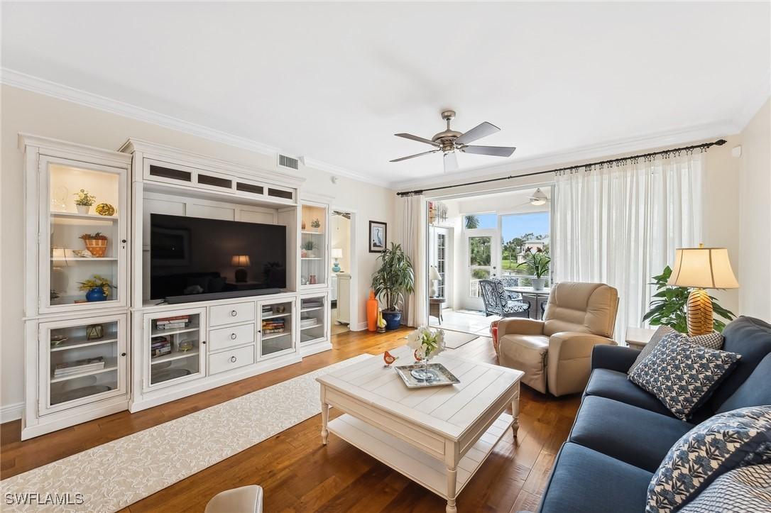 752 Wiggins Lake Dr. #102, Naples, FL 34110