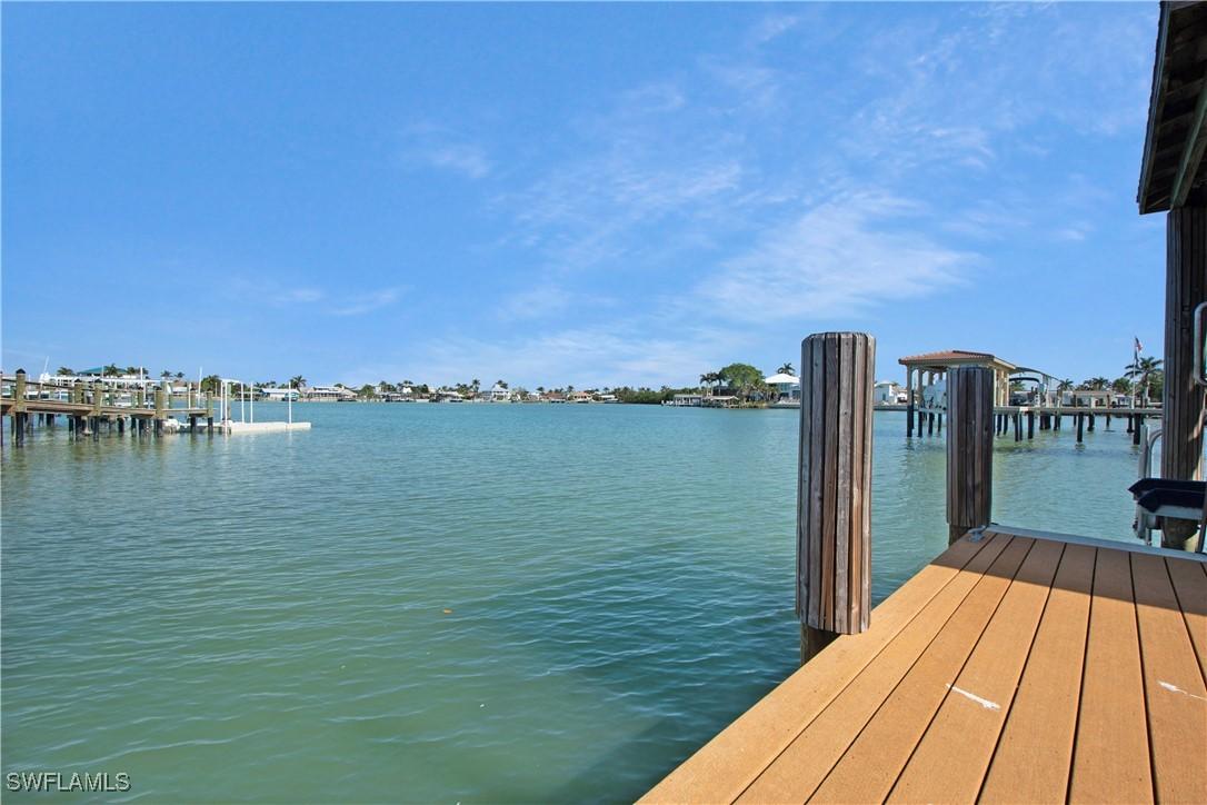 31 Pelican St., Naples, FL 34113