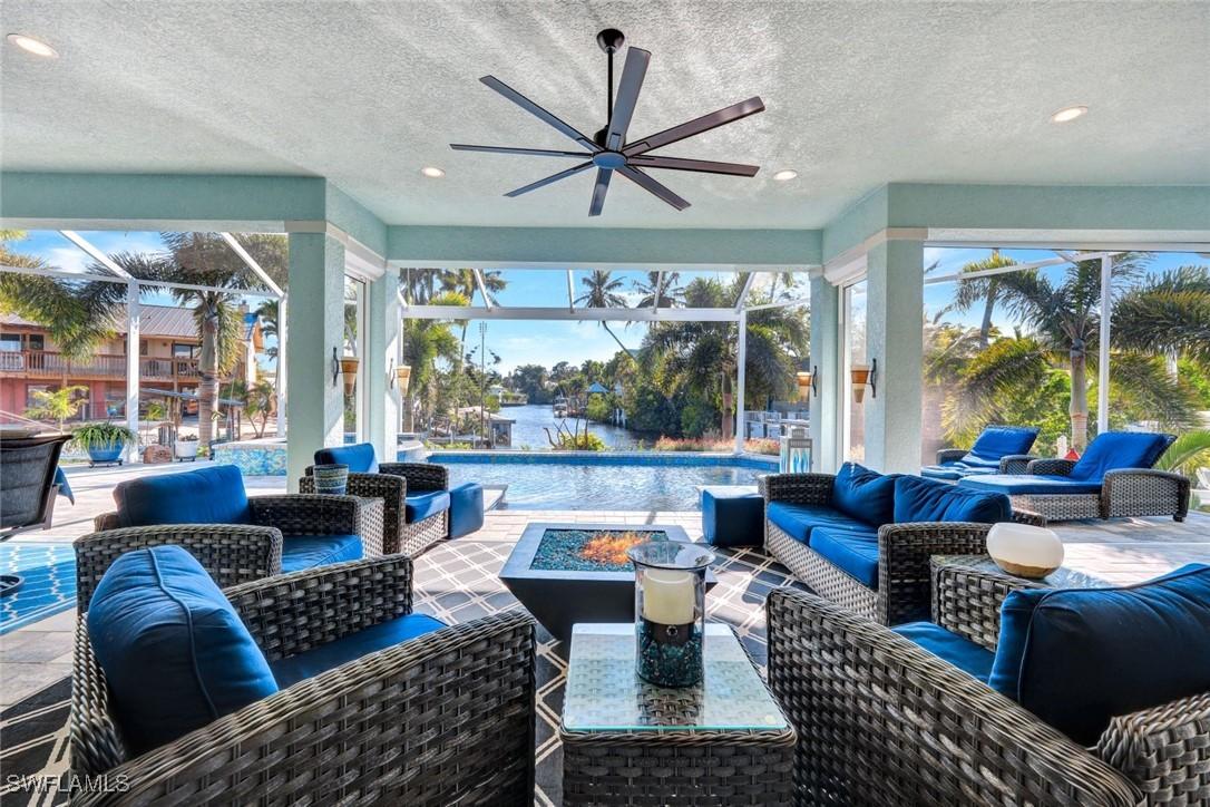 2654 Shoreview Dr., Naples, FL 34112