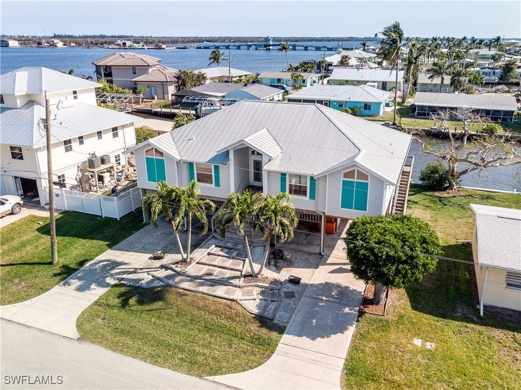 2643 Clyde St., Matlacha, FL 33993