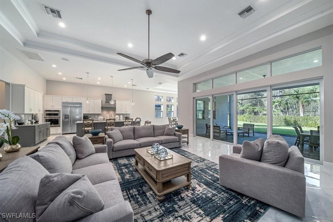 8761 Saint Lucia Dr., Naples, FL 34114