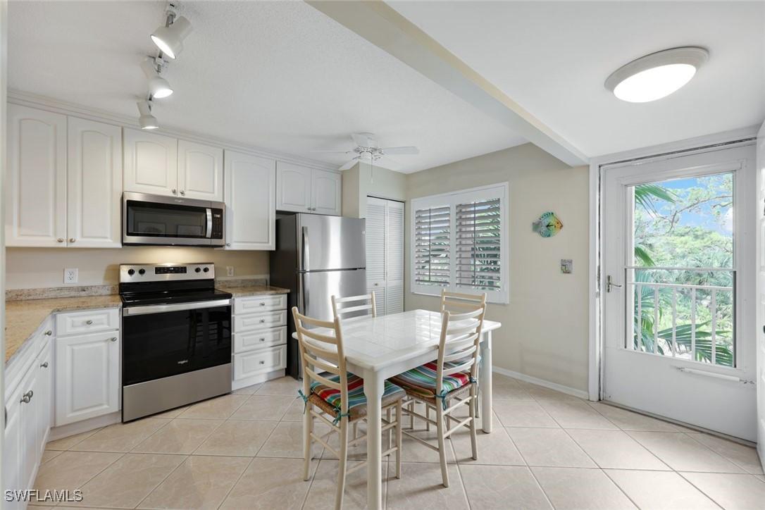 3072 Sandpiper Bay Cir. #M203, Naples, FL 34112
