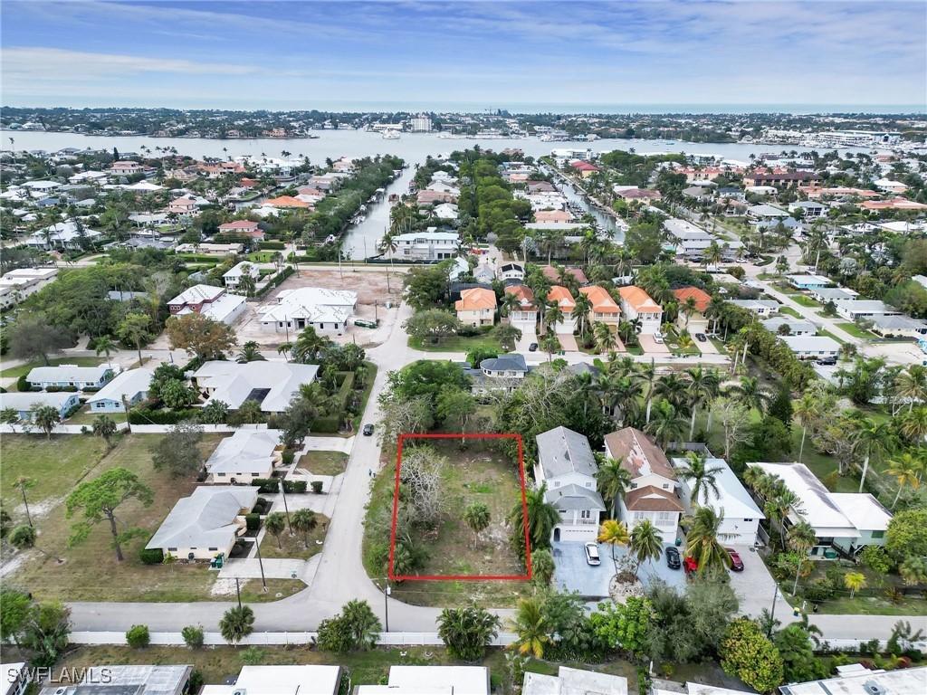 2296 Curtis St., Naples, FL 34112