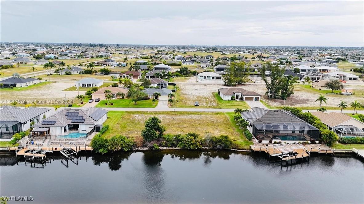 718 NW 38th Pl., Cape Coral, FL 33993