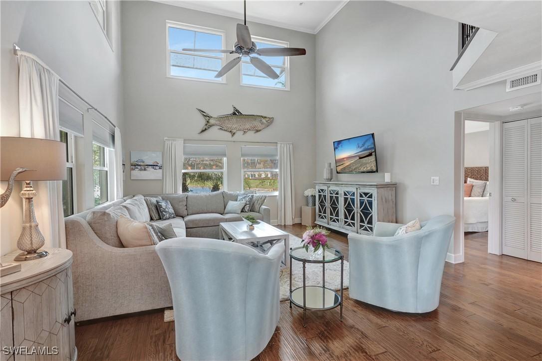 519 Club Side Dr., Naples, FL 34110