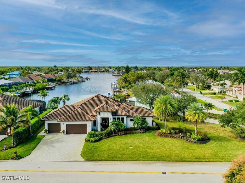 161 Cays Dr., Naples, FL 34114