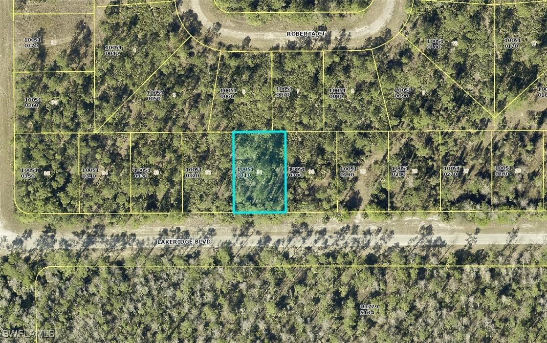 320 Lakeridge Blvd., Lehigh Acres, FL 33972