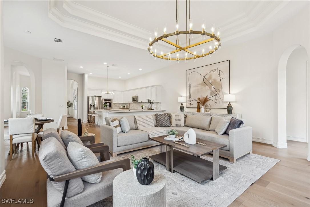 677 5th Ave., Naples, FL 34102